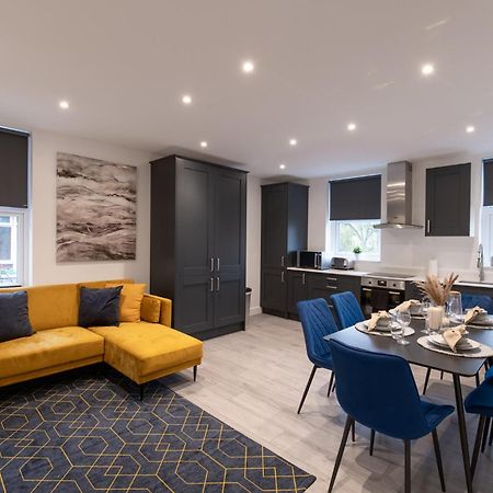 Fantastic New, London Apartment 3 Bed 1 Bath & Parking Whetstone 외부 사진