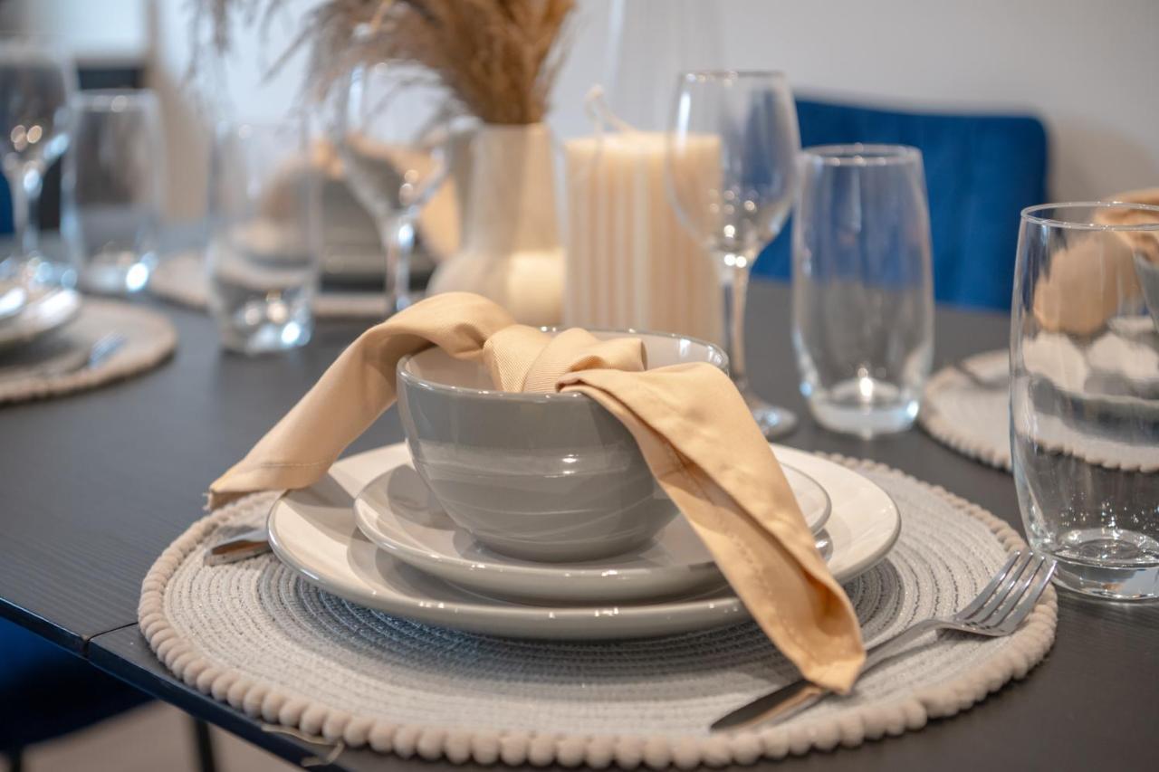 Fantastic New, London Apartment 3 Bed 1 Bath & Parking Whetstone 외부 사진